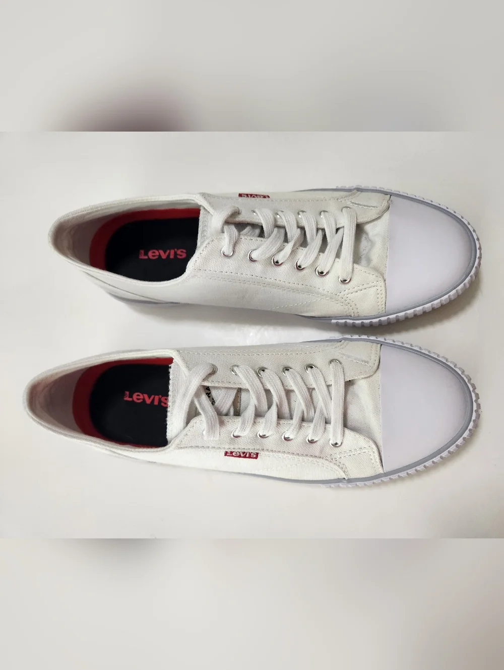 Levi's Anika White Canvas Casual Sneakers Size 8.5